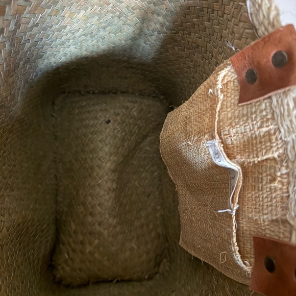 Mar Y Sol - Handwoven Straw Tote with Pink Stripe Accents and Pom-Poms - Picture 3 of 4